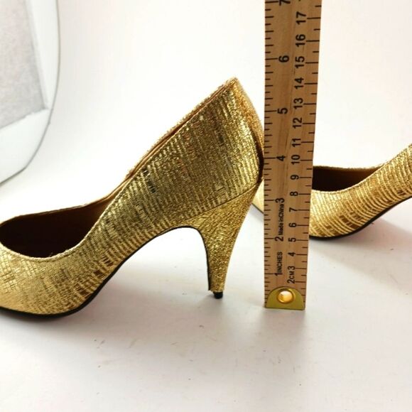 Pierre Dumas Designer Collection 3" Stiletto Point Toe Womans 7.5 Metallic Gold. - Picture 6 of 14